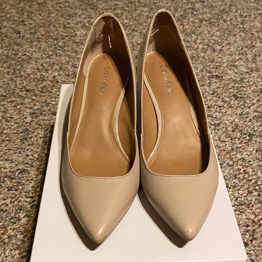 Calvin Klein nude heels 👠